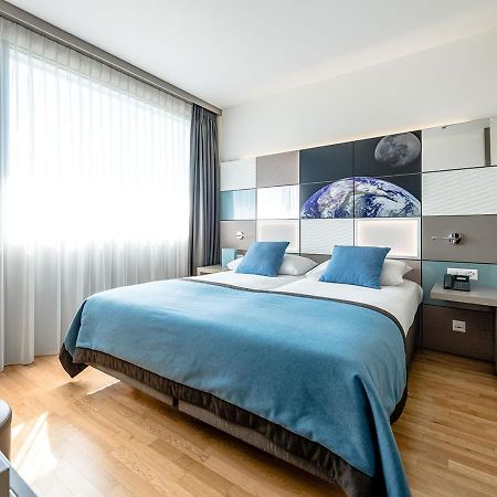 Discovery Hotel 3* Superior Криссье Экстерьер фото
