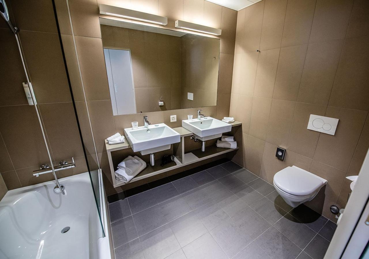 Discovery Hotel 3* Superior Криссье Экстерьер фото