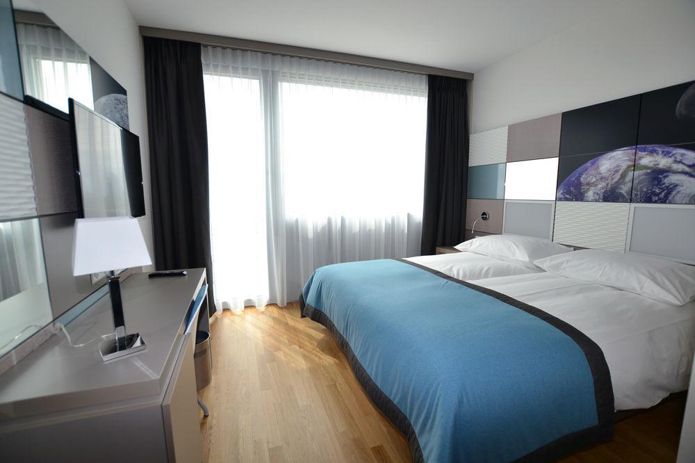 Discovery Hotel 3* Superior Криссье Экстерьер фото