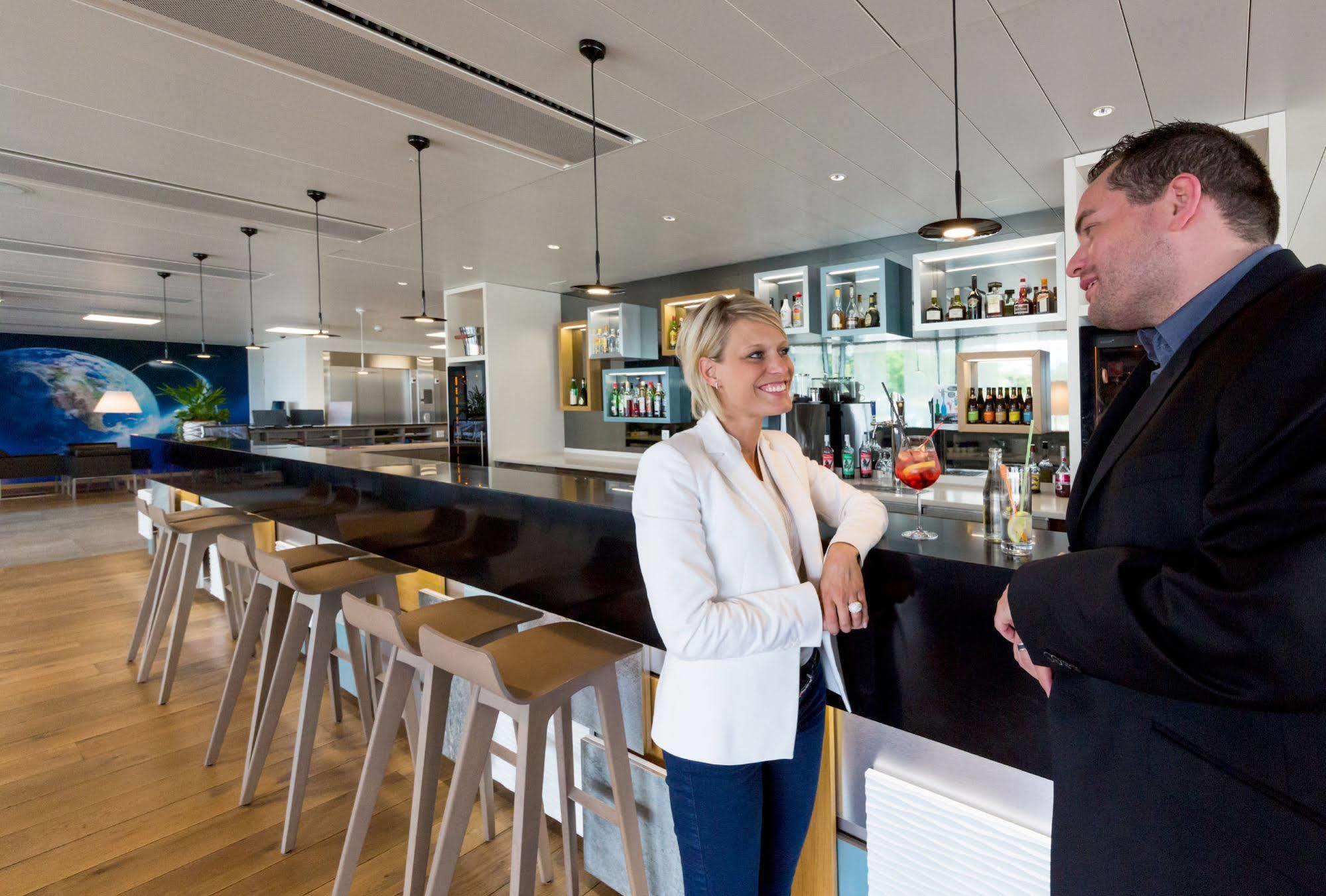 Discovery Hotel 3* Superior Криссье Экстерьер фото