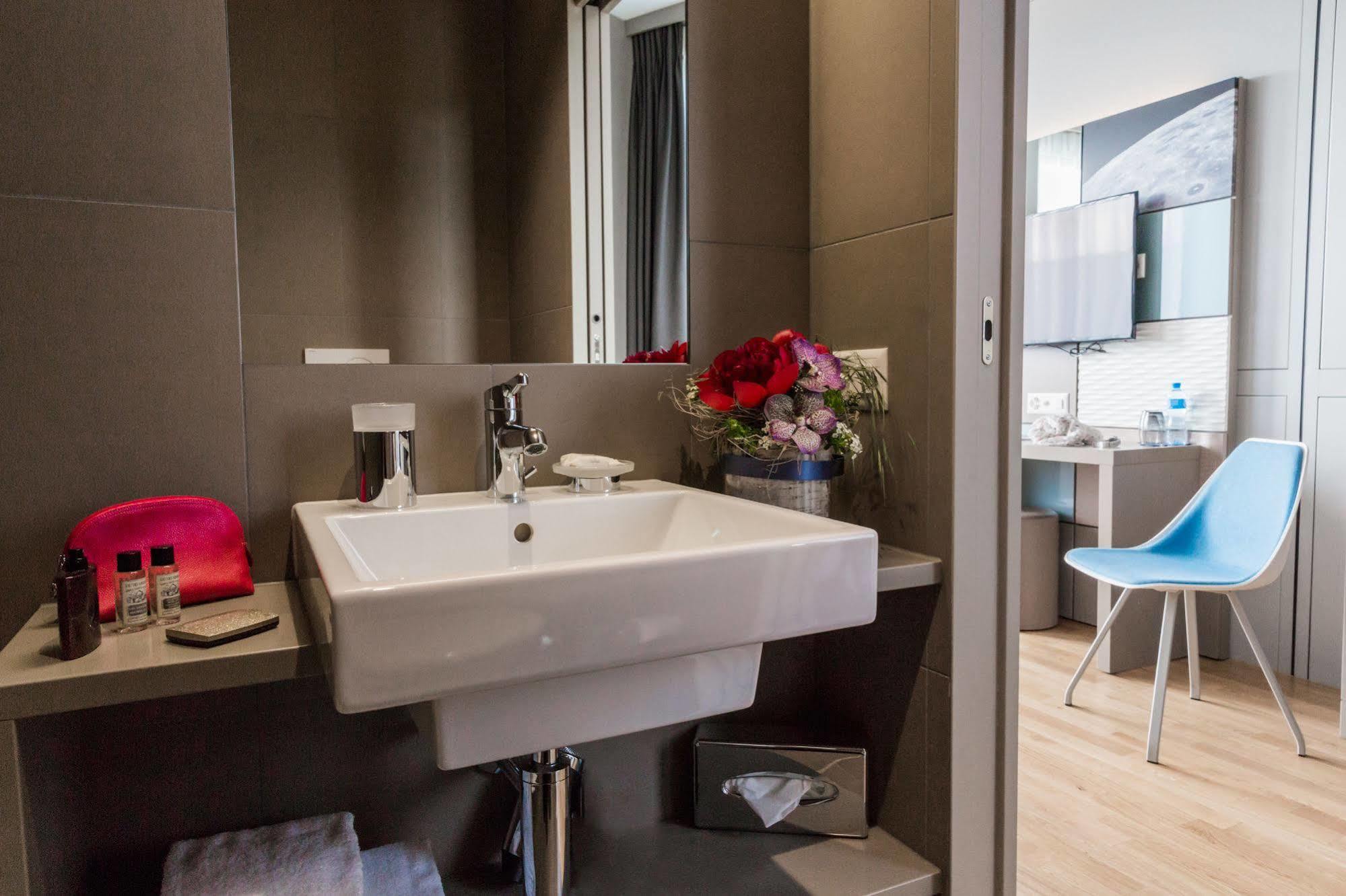 Discovery Hotel 3* Superior Криссье Экстерьер фото