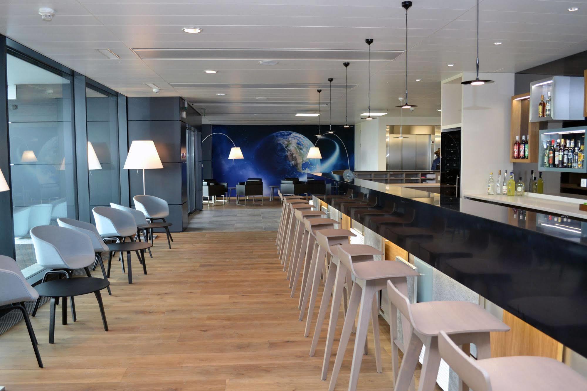 Discovery Hotel 3* Superior Криссье Экстерьер фото