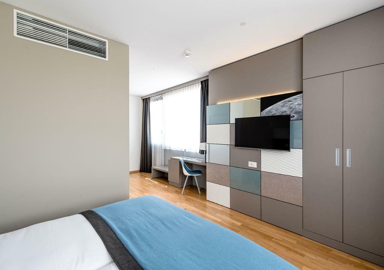 Discovery Hotel 3* Superior Криссье Экстерьер фото