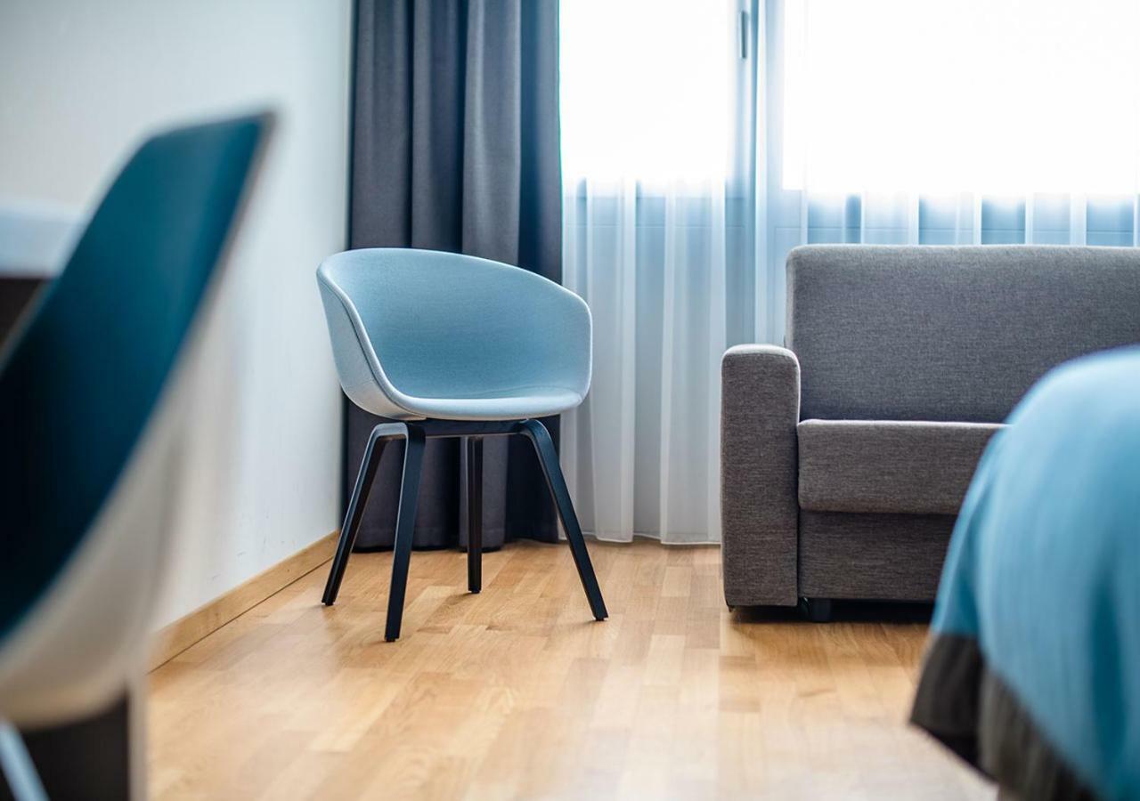 Discovery Hotel 3* Superior Криссье Экстерьер фото