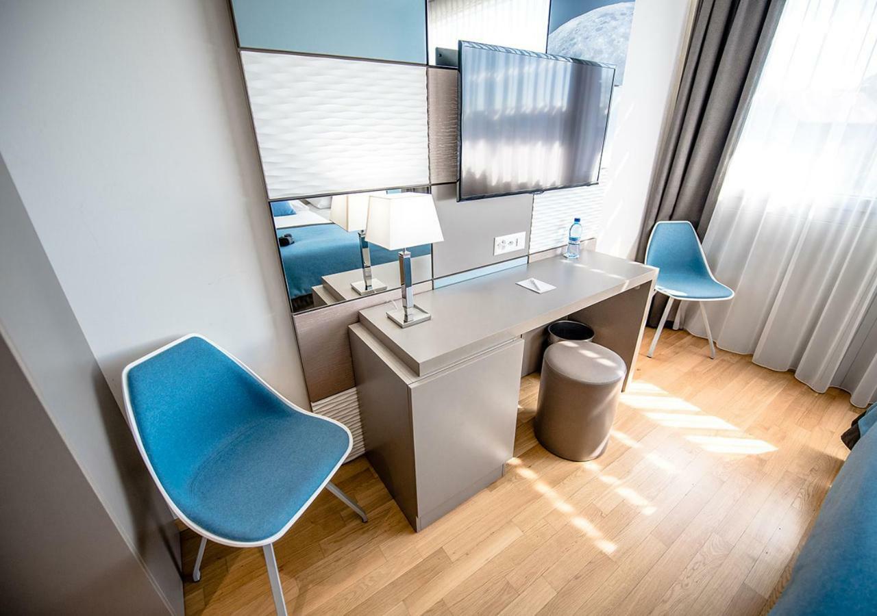 Discovery Hotel 3* Superior Криссье Экстерьер фото